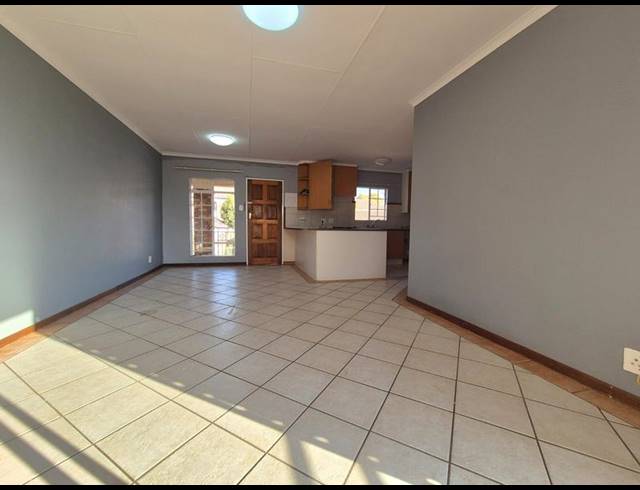 2 BEDROOM TOWNHOUSE FOR SALE IN MORELETAPARK